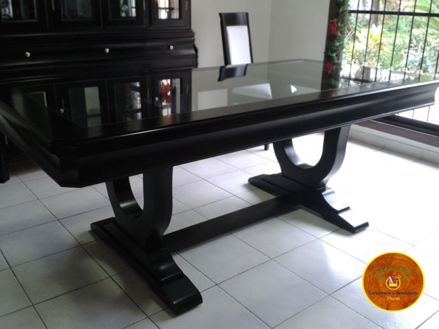 Comedor en madera de xochicuahuitl color chocolate modernista